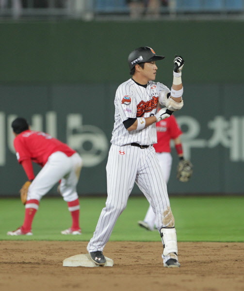 정훈선수의 따라가는 1타점 적시타